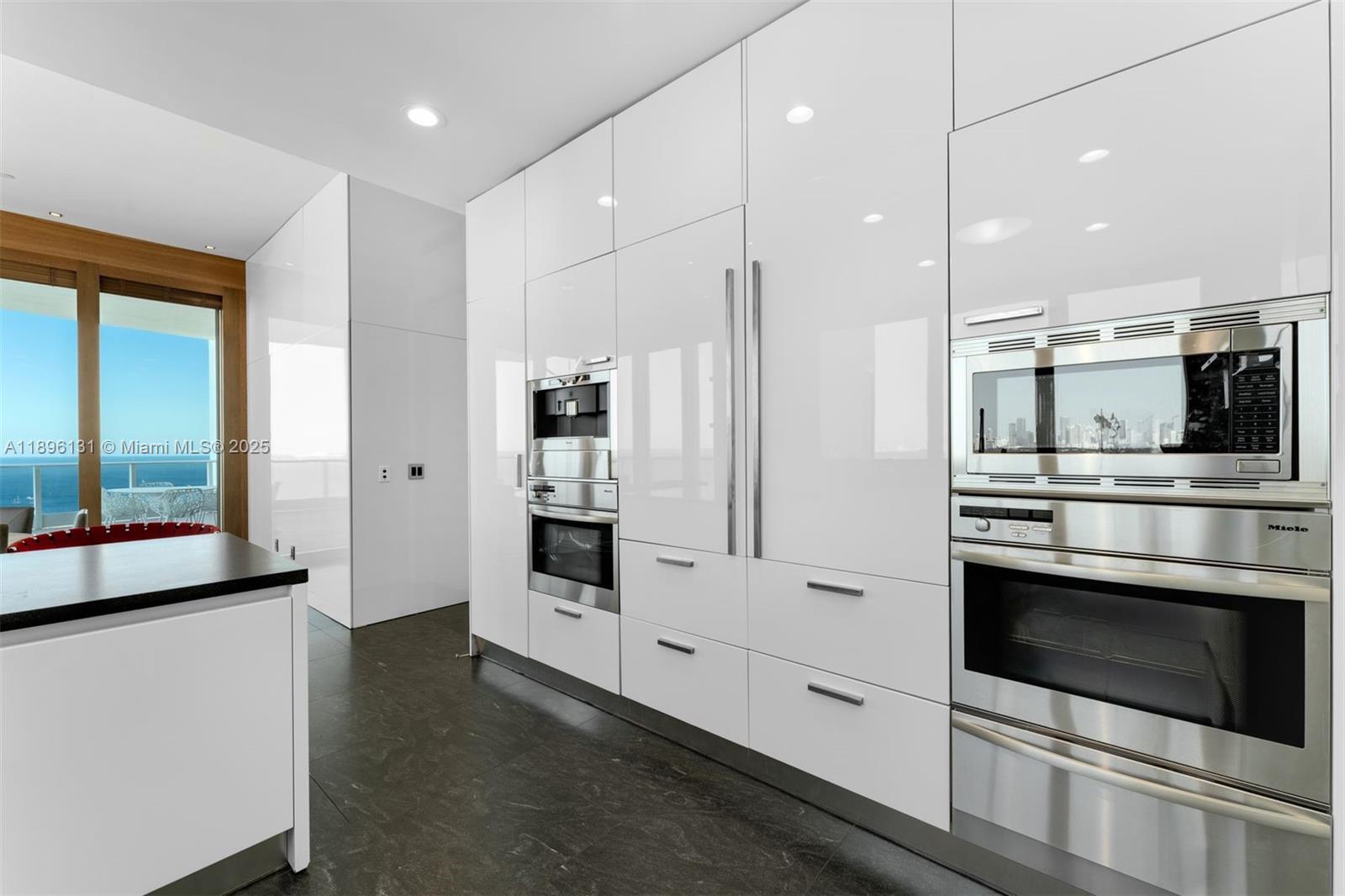 GROVENOR HOUSE CONDO - Residential