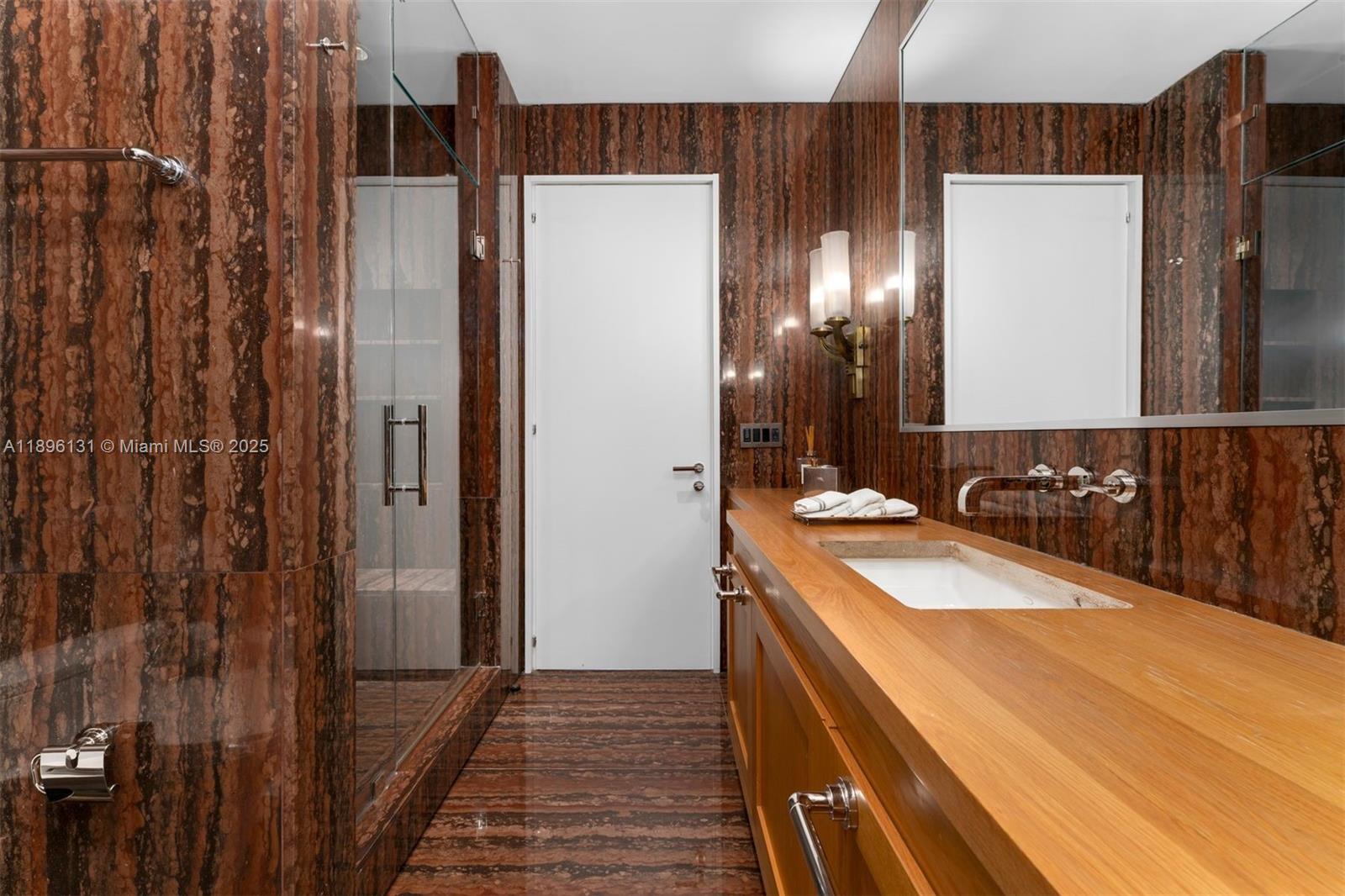 GROVENOR HOUSE CONDO - Residential