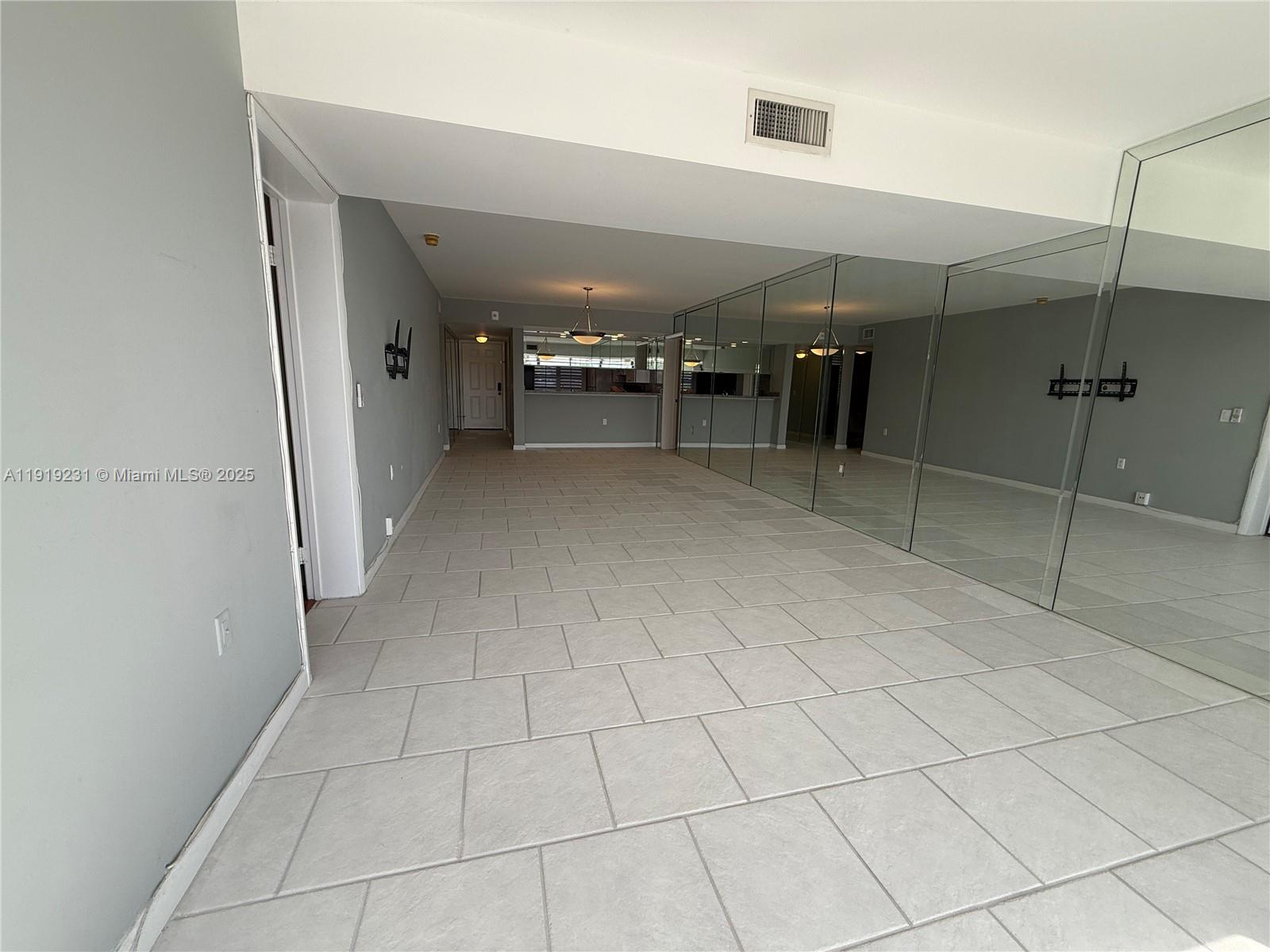 CONDO 11 OF WHITEHALL CON - Residential Lease