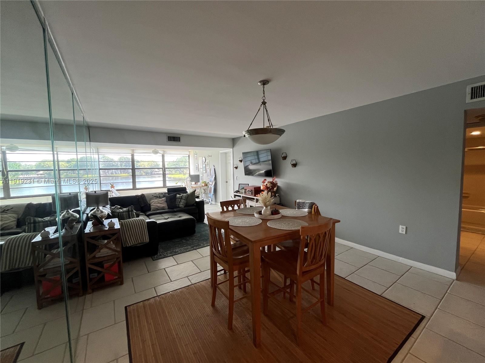 CONDO 11 OF WHITEHALL CON - Residential Lease