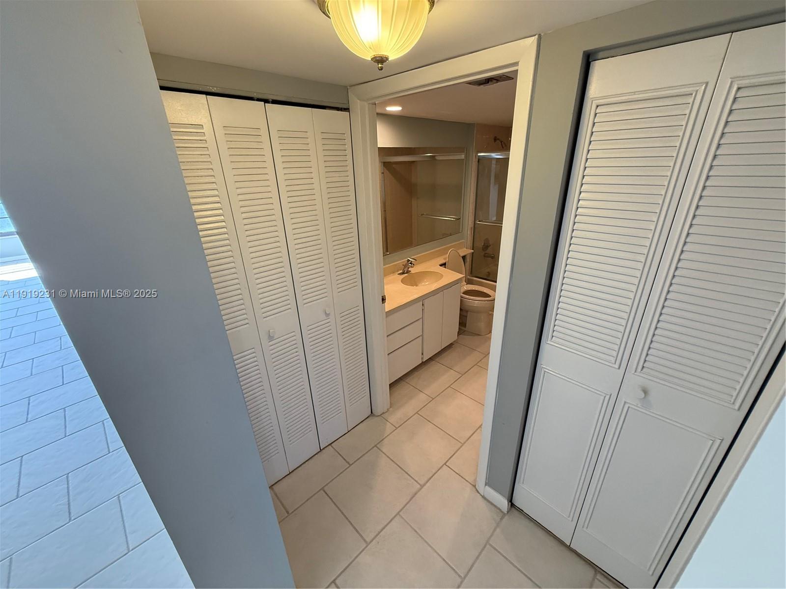 CONDO 11 OF WHITEHALL CON - Residential Lease