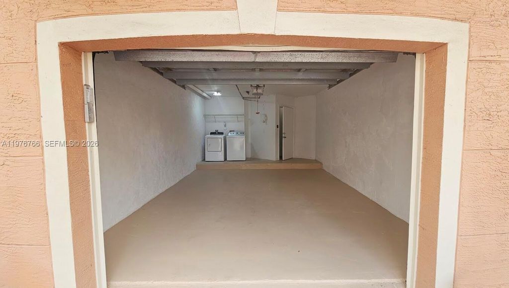 Photo of 2033 SE 10th Ave #614, Fort Lauderdale, FL 33316 (MLS # A11976766)