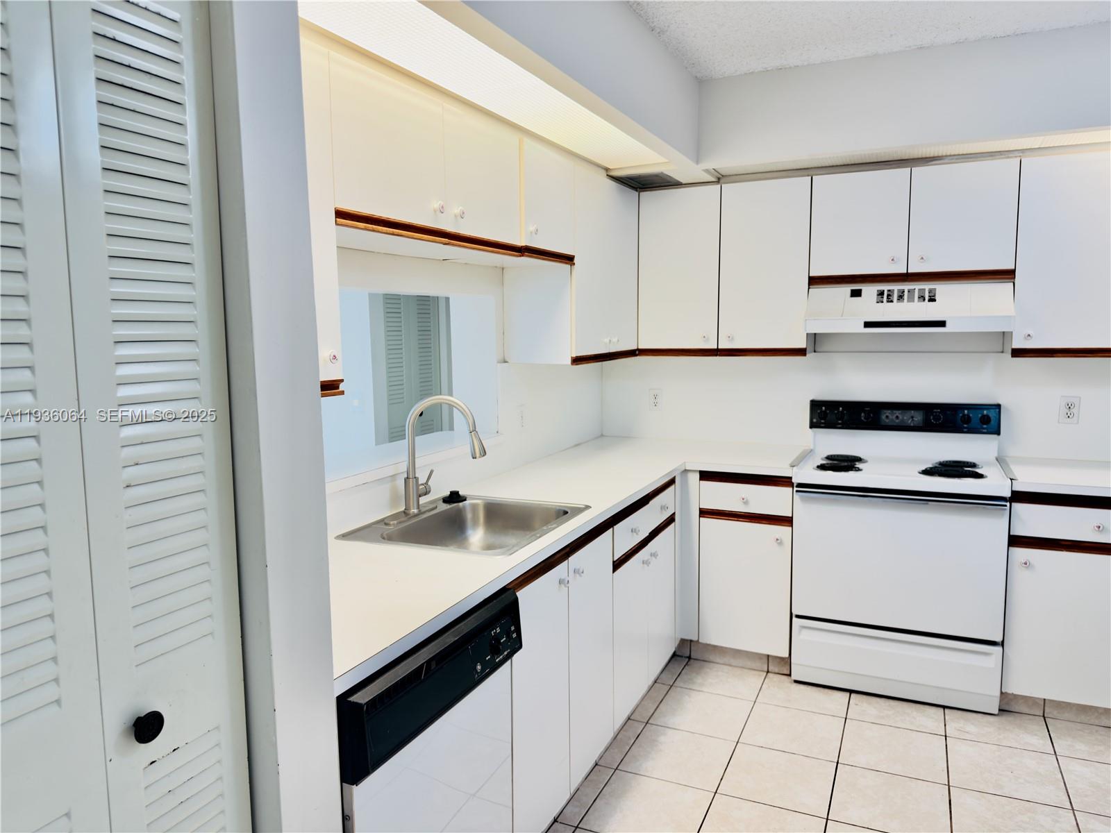 IVANHOE EAST AT CENTURY V - Residential