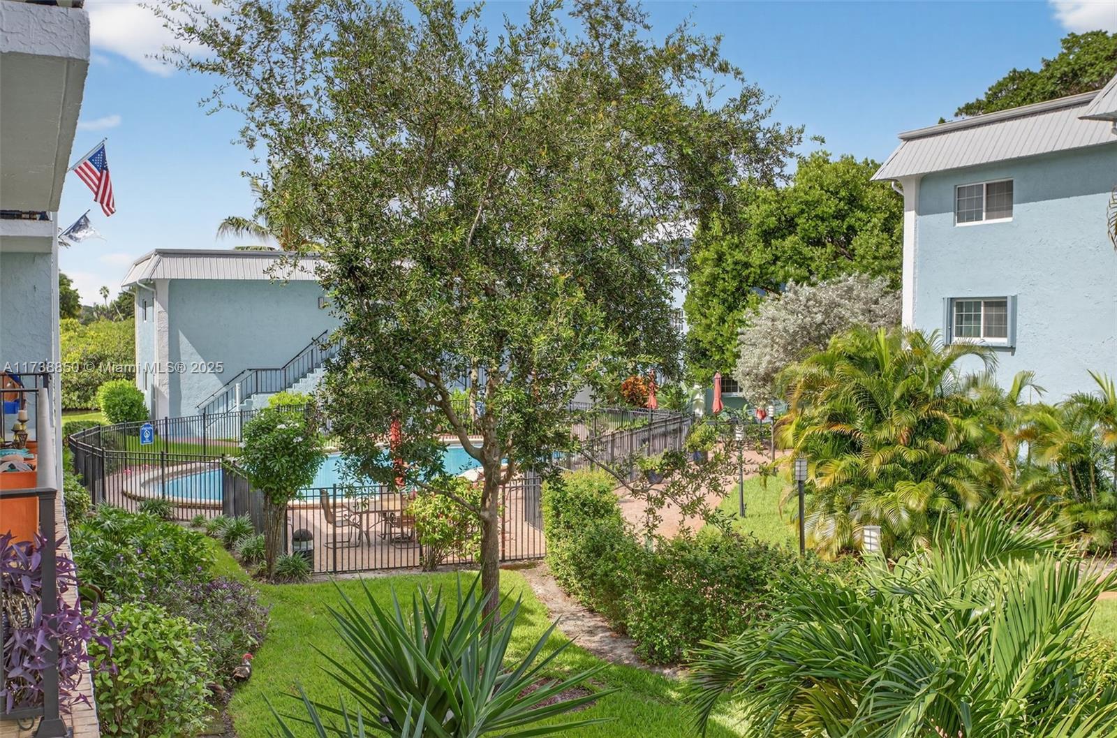 RIVER MANOR CONDO - Residential