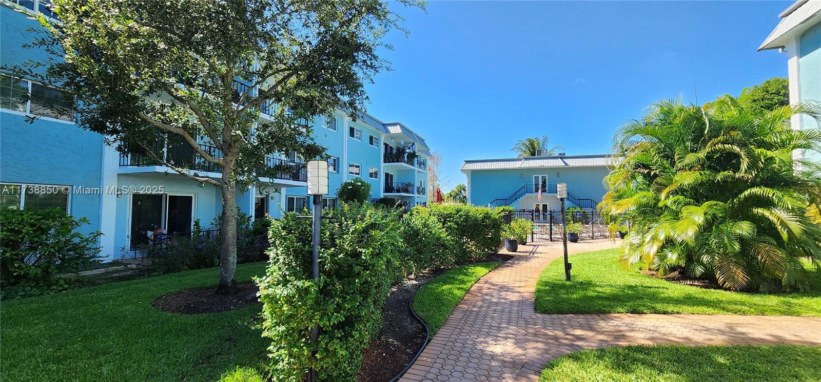 RIVER MANOR CONDO - Residential