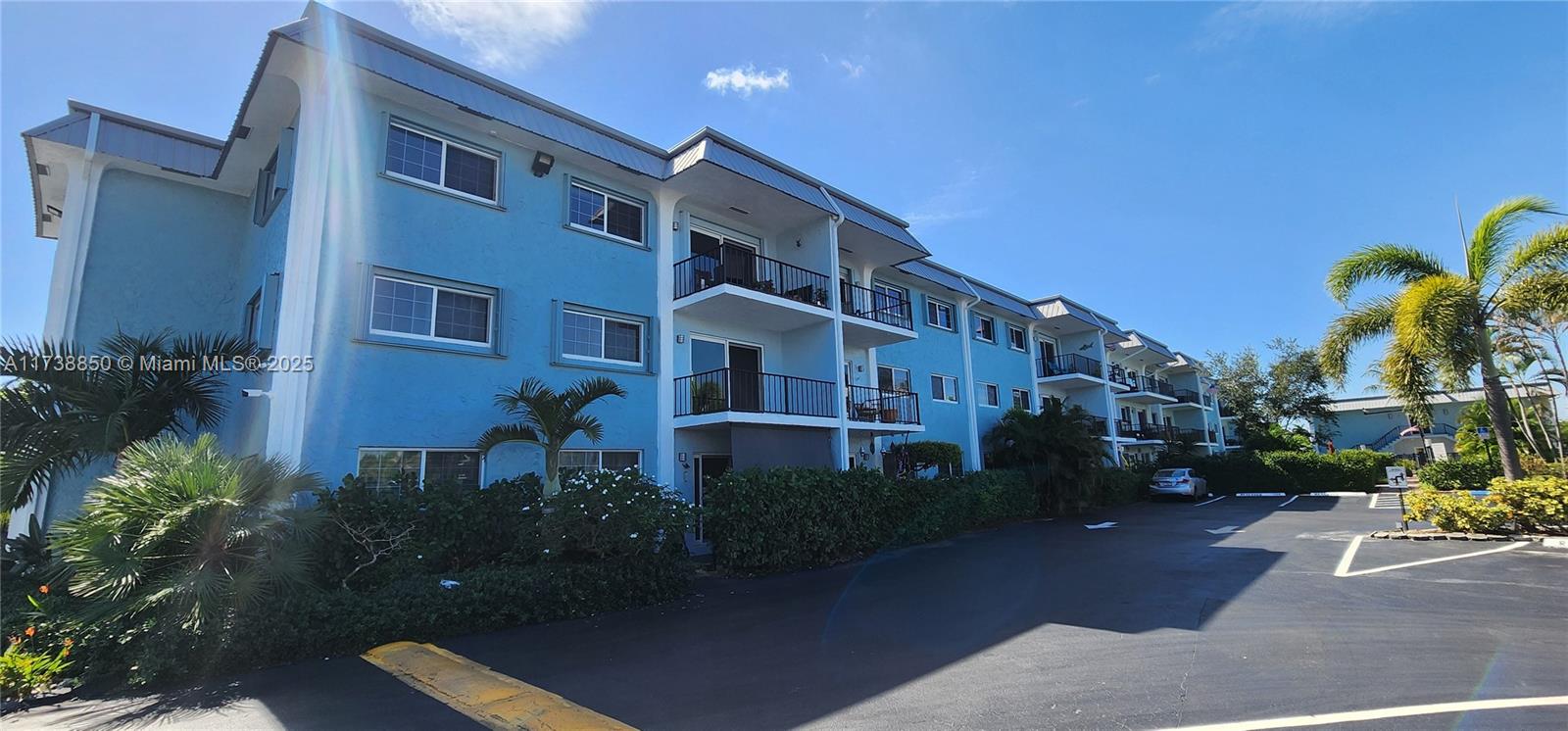 3004 NE 5th Ter 214-C