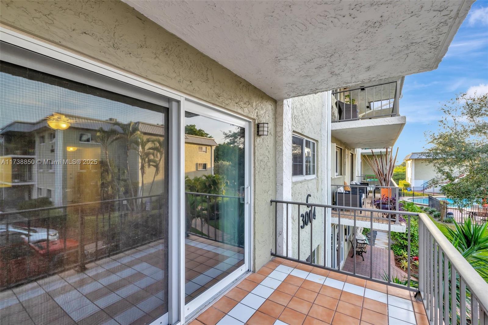 RIVER MANOR CONDO - Residential