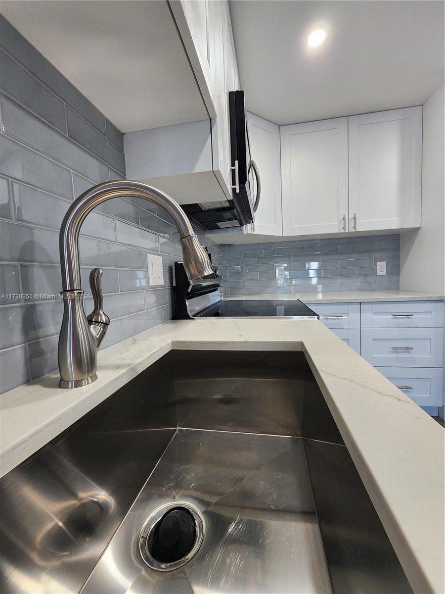 RIVER MANOR CONDO - Residential