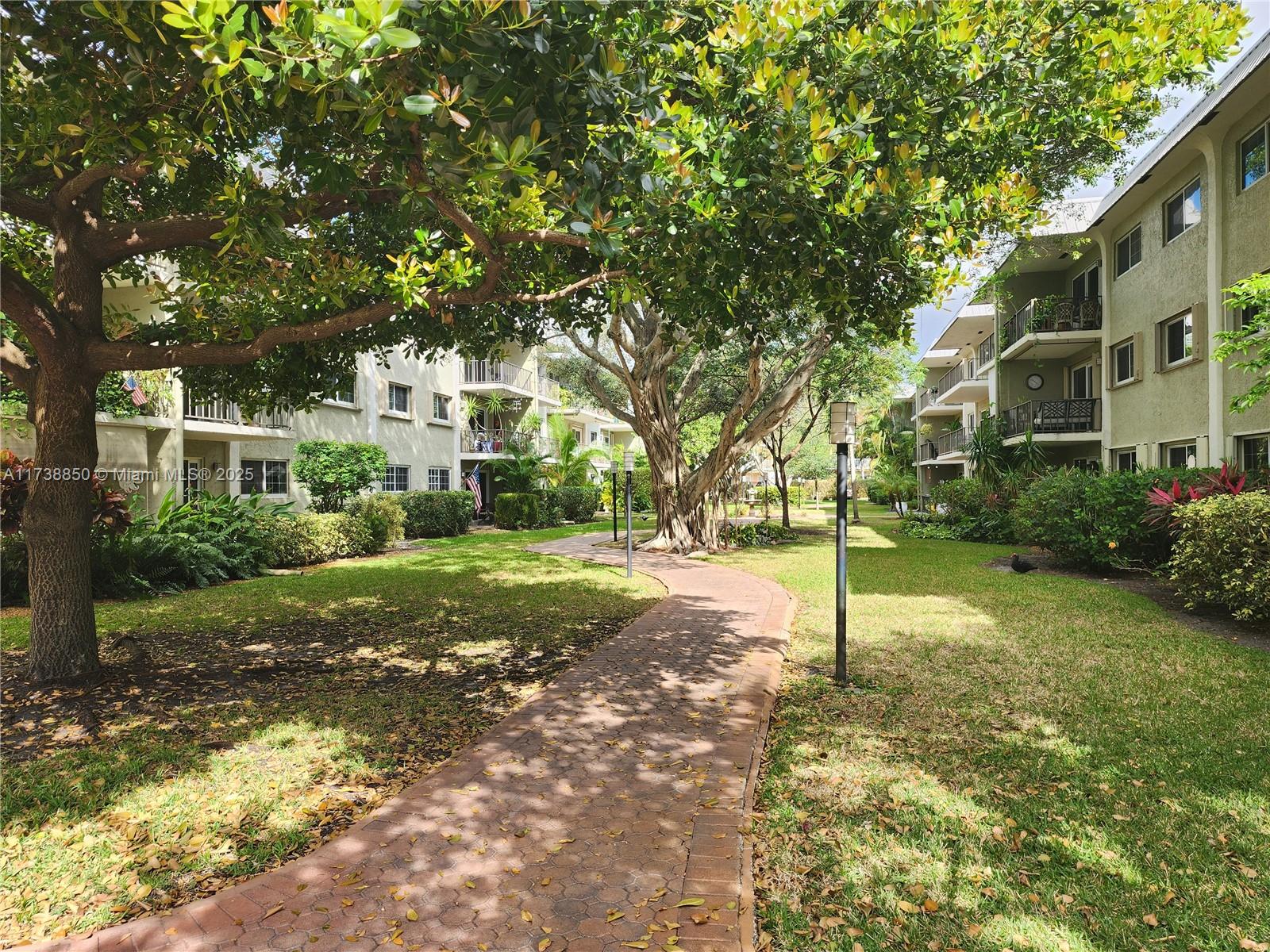 RIVER MANOR CONDO - Residential