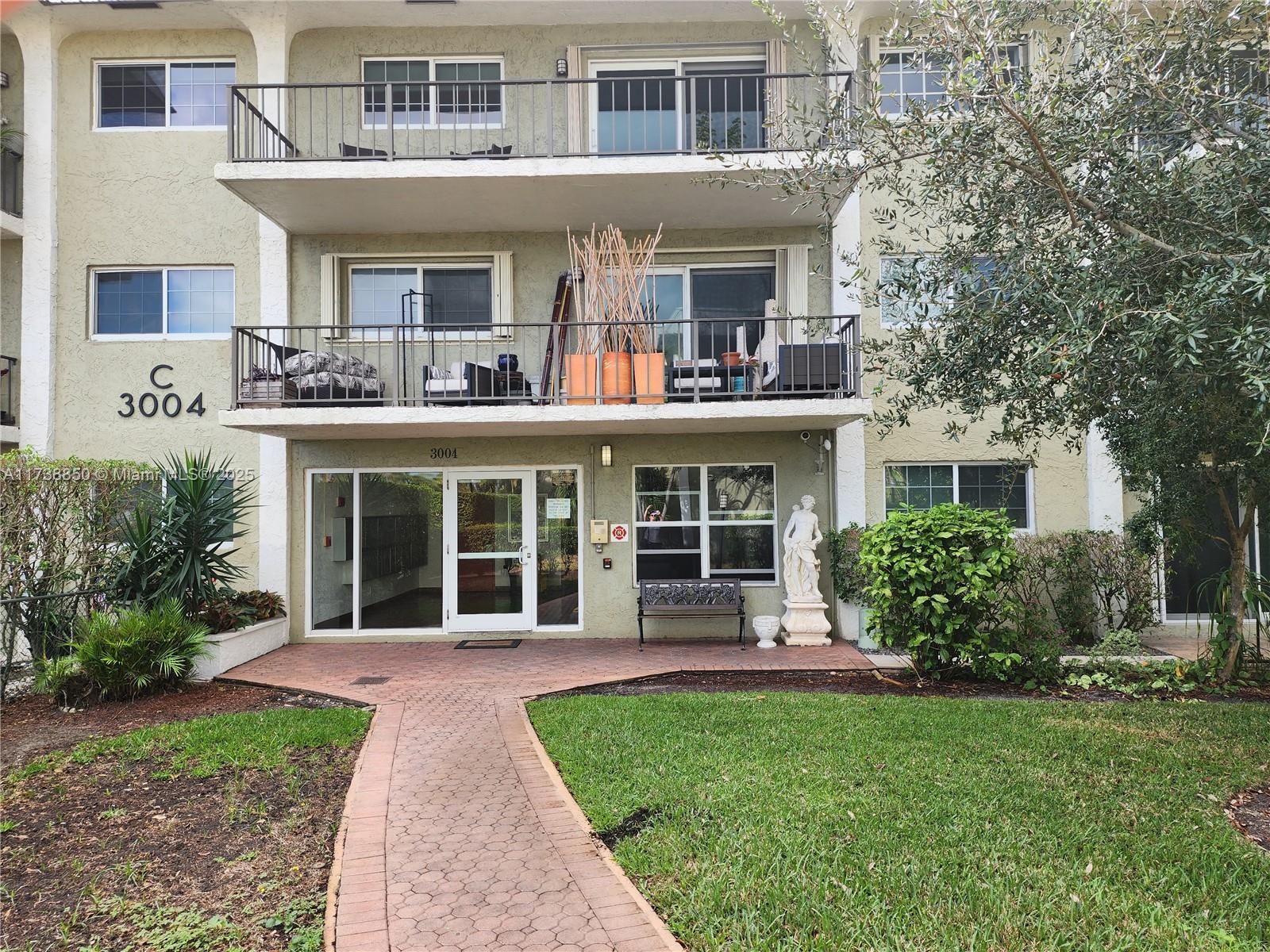 RIVER MANOR CONDO - Residential