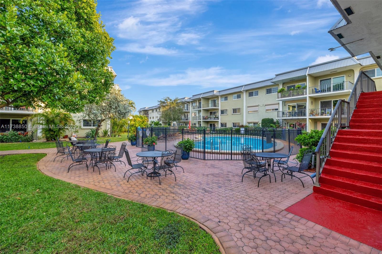 RIVER MANOR CONDO - Residential