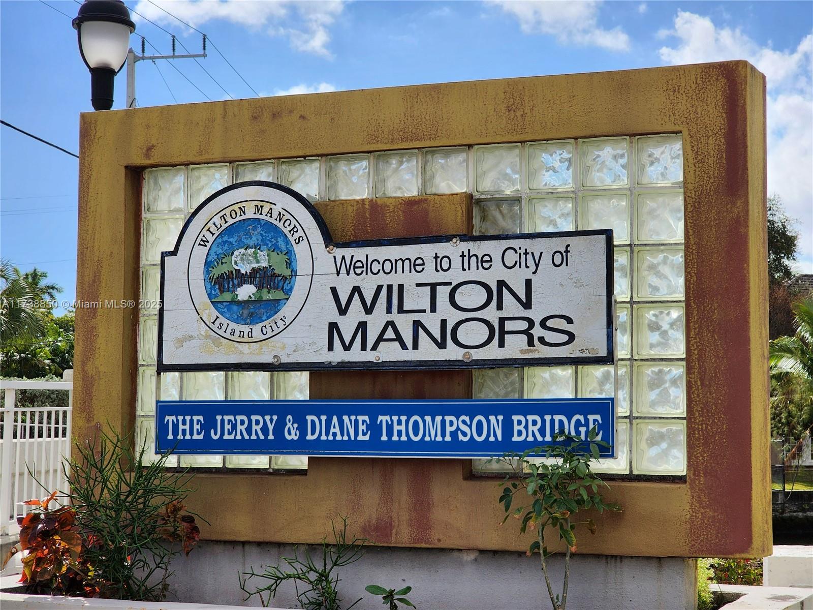 RIVER MANOR CONDO - Residential