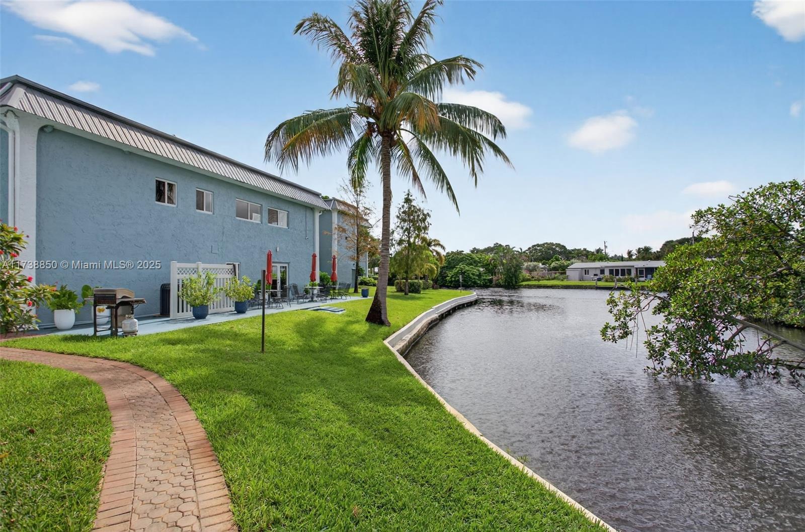 RIVER MANOR CONDO - Residential