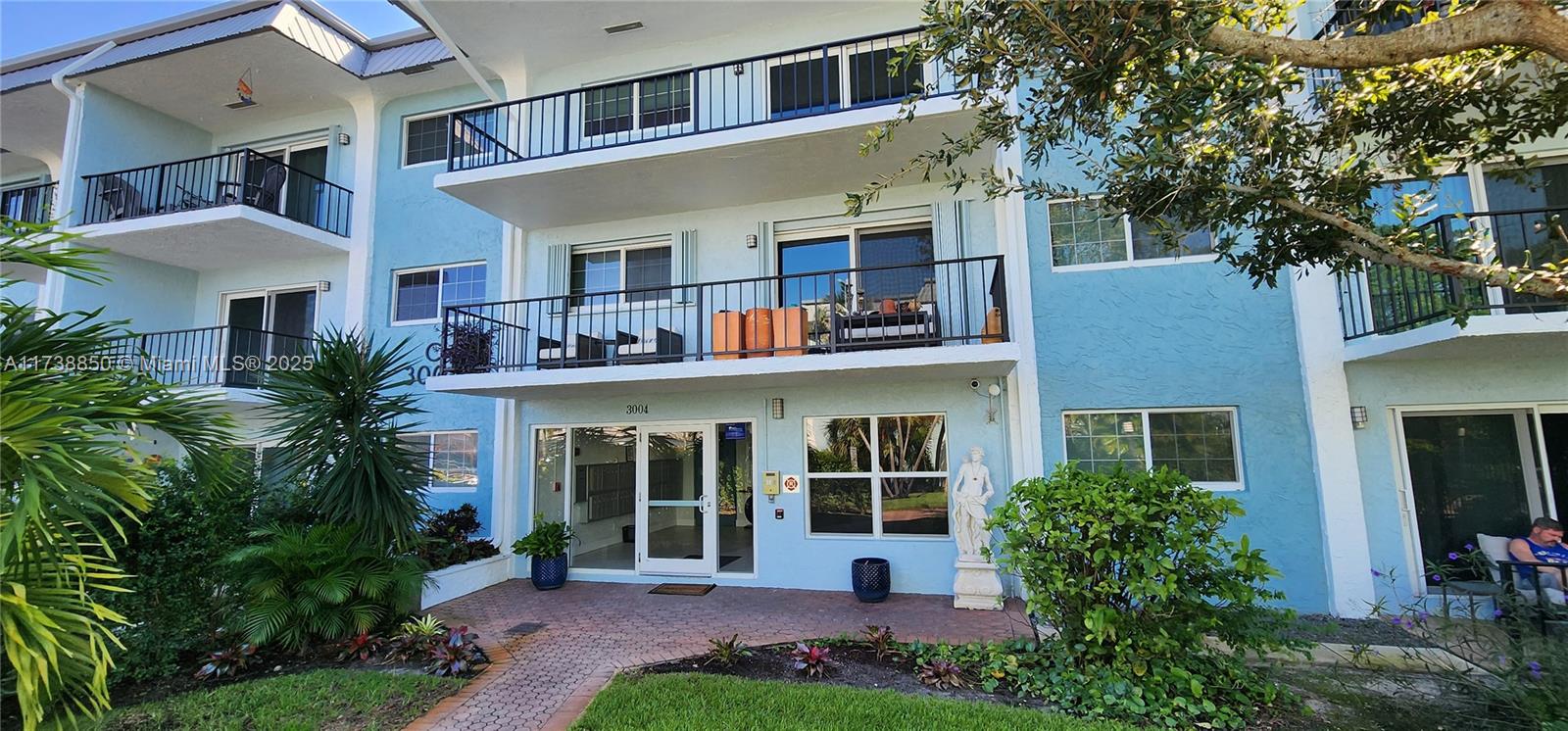 RIVER MANOR CONDO - Residential