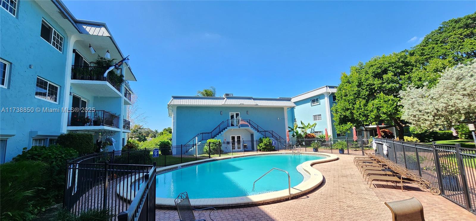 RIVER MANOR CONDO - Residential