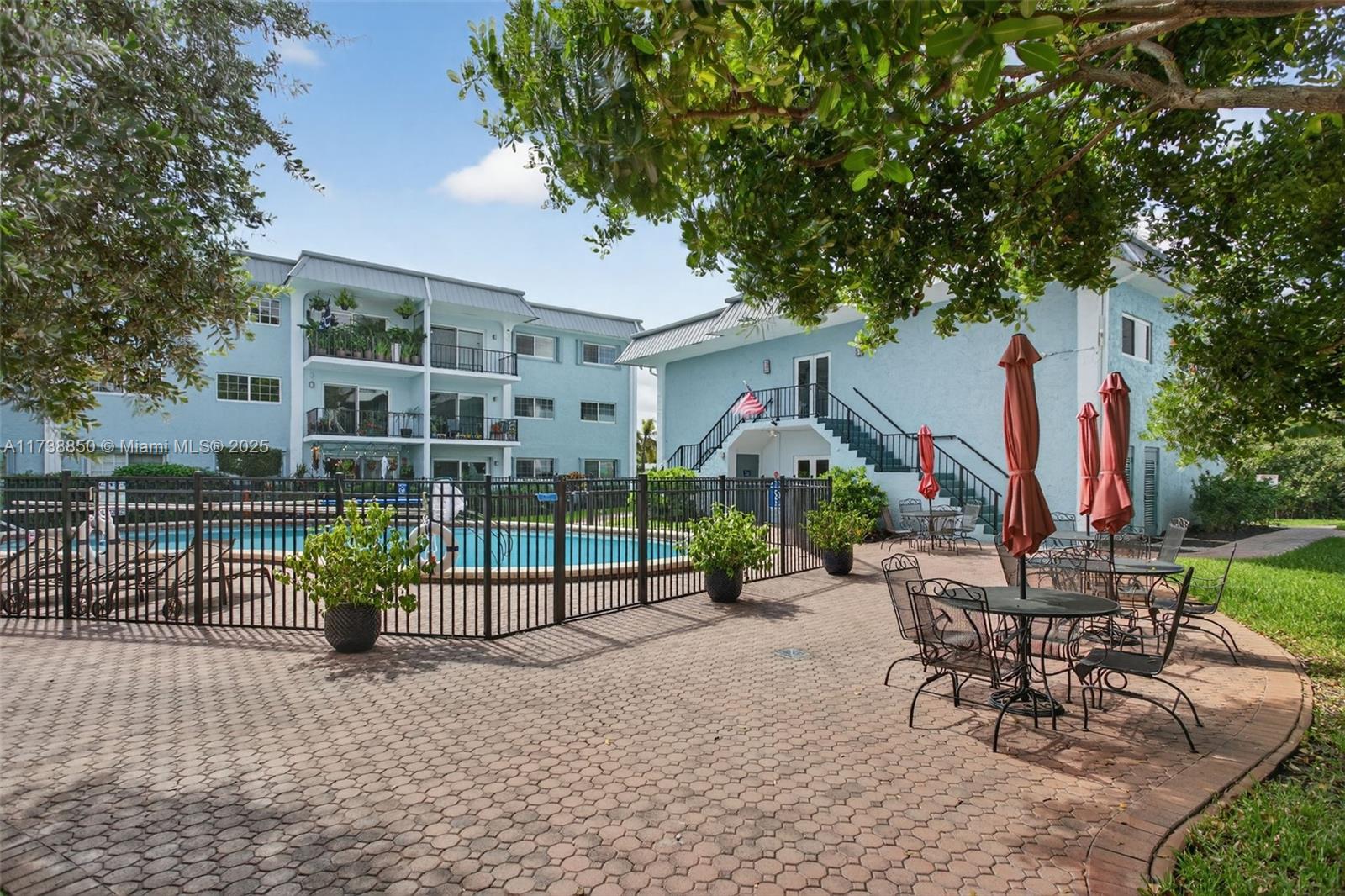 RIVER MANOR CONDO - Residential