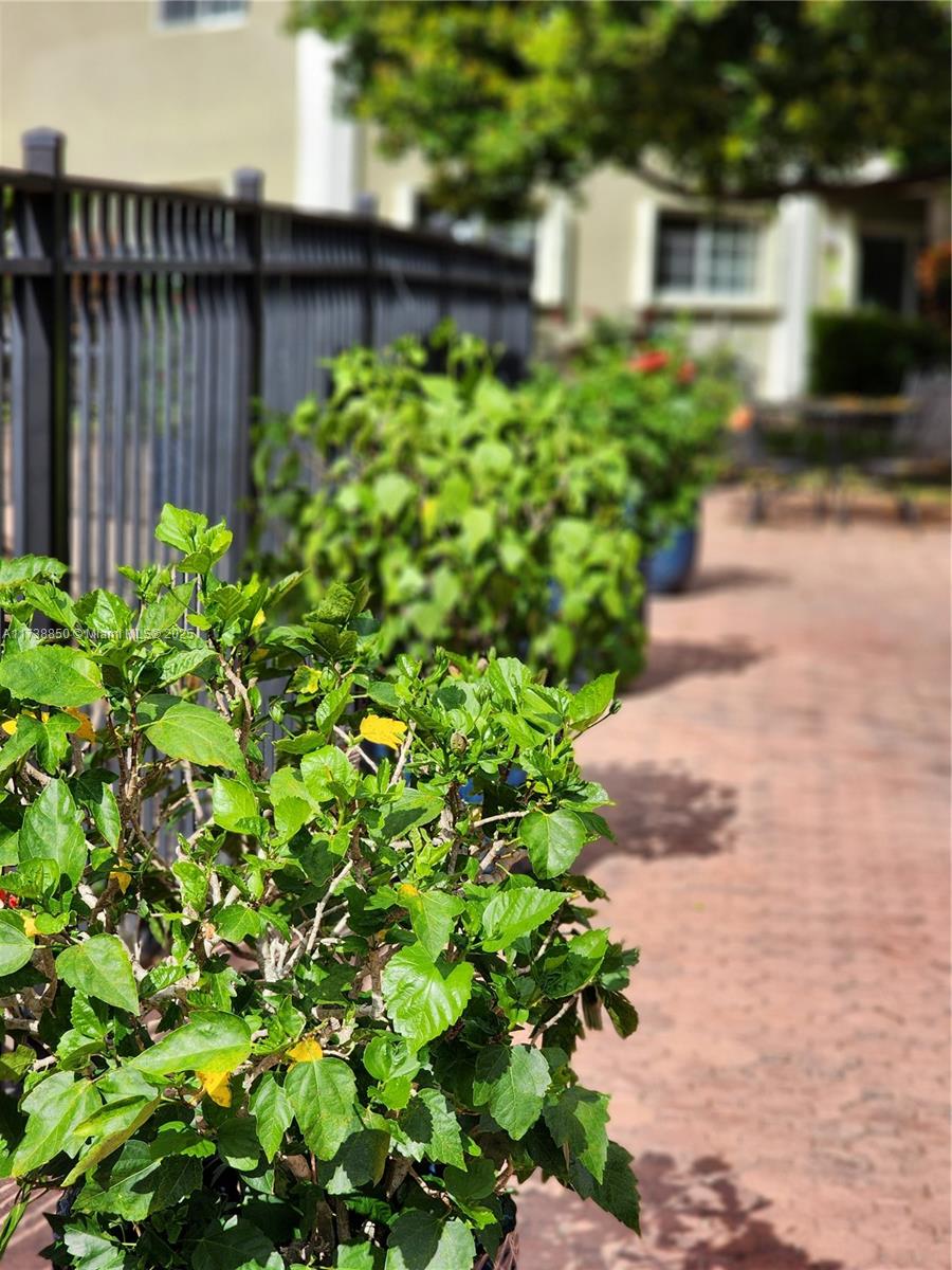 RIVER MANOR CONDO - Residential