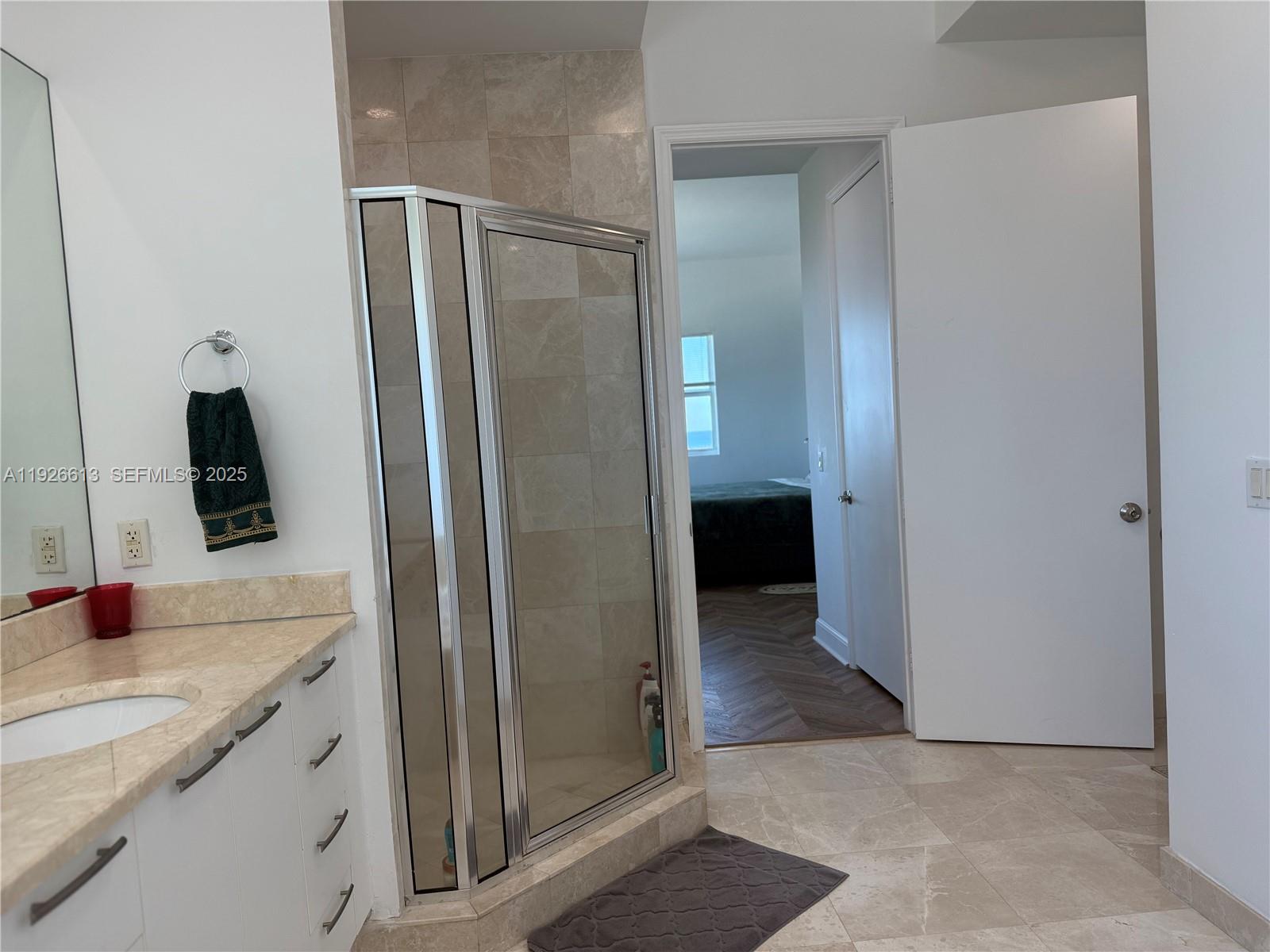 THE OAKS I CONDO - Residential