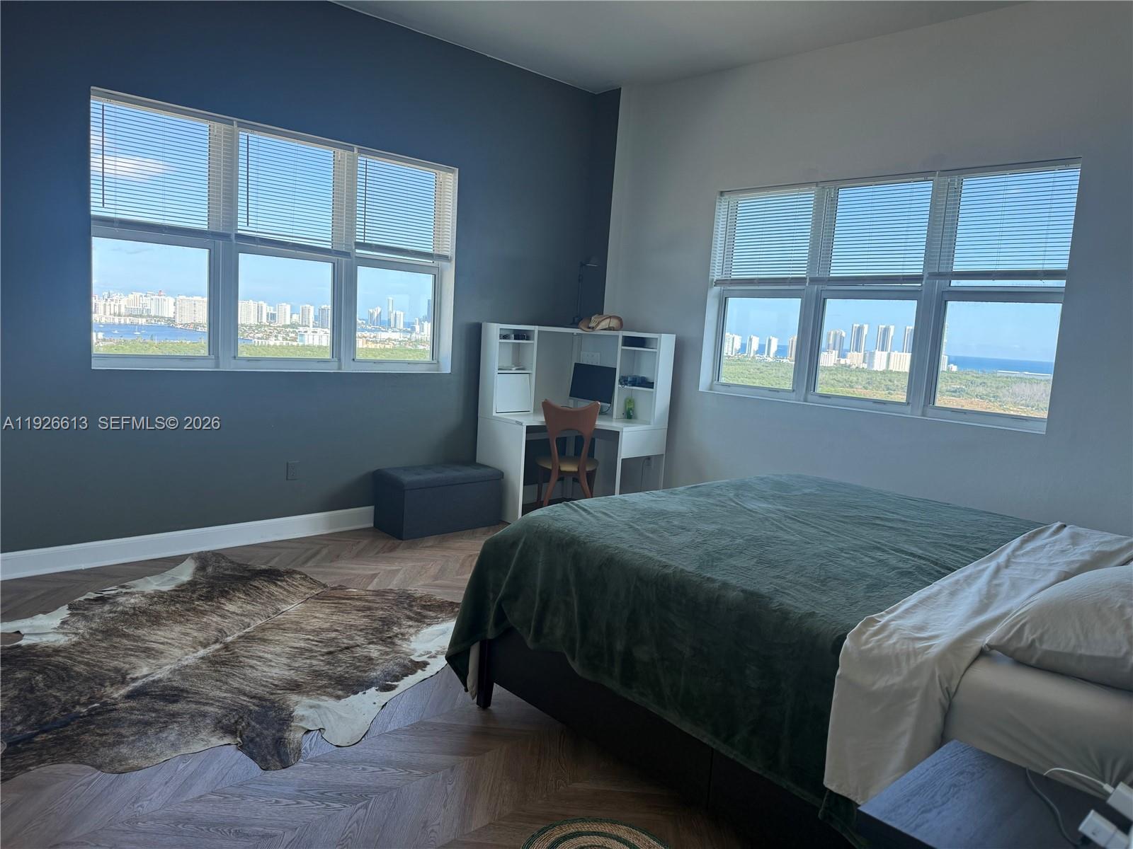 THE OAKS I CONDO - Residential