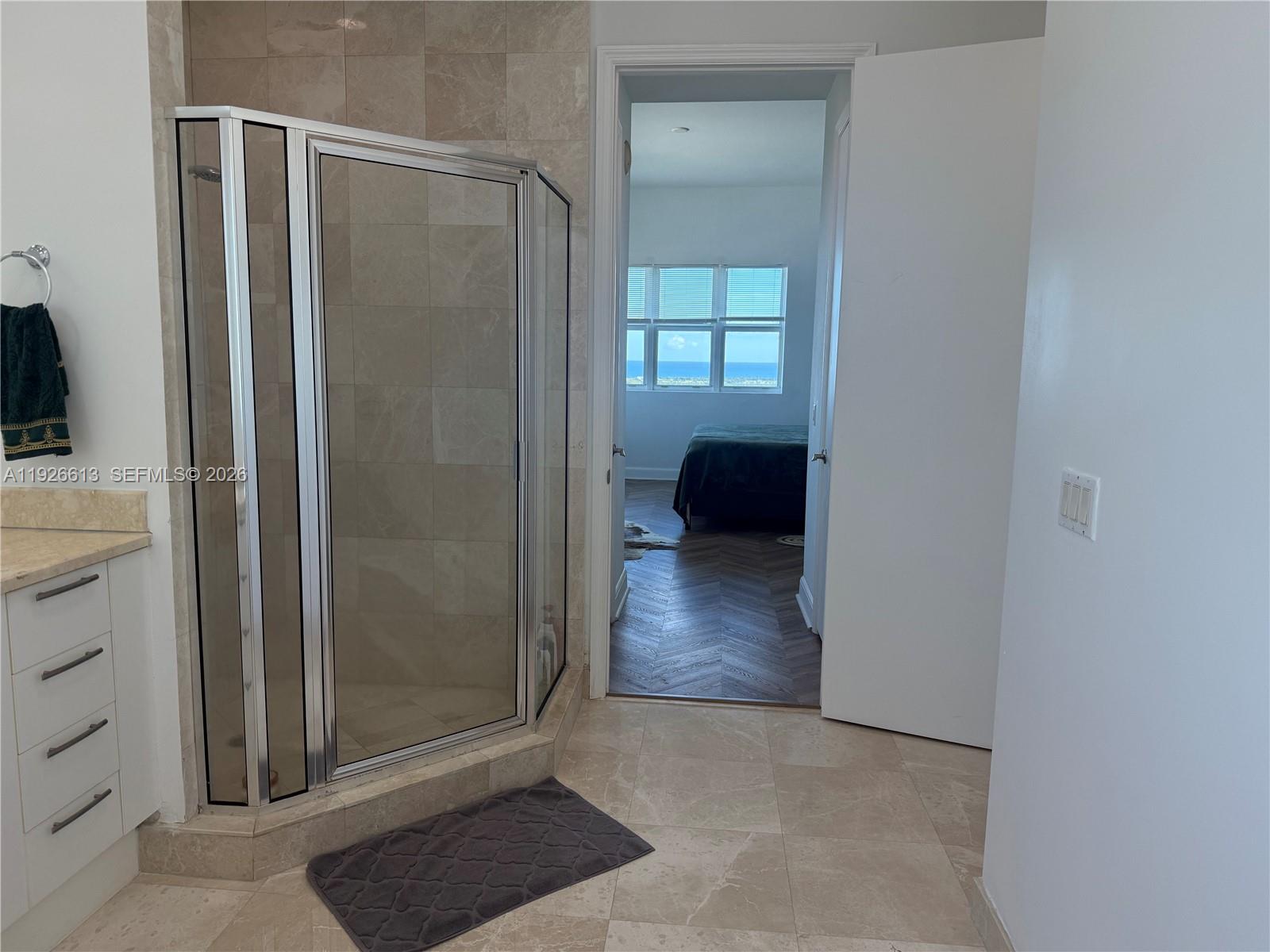 THE OAKS I CONDO - Residential