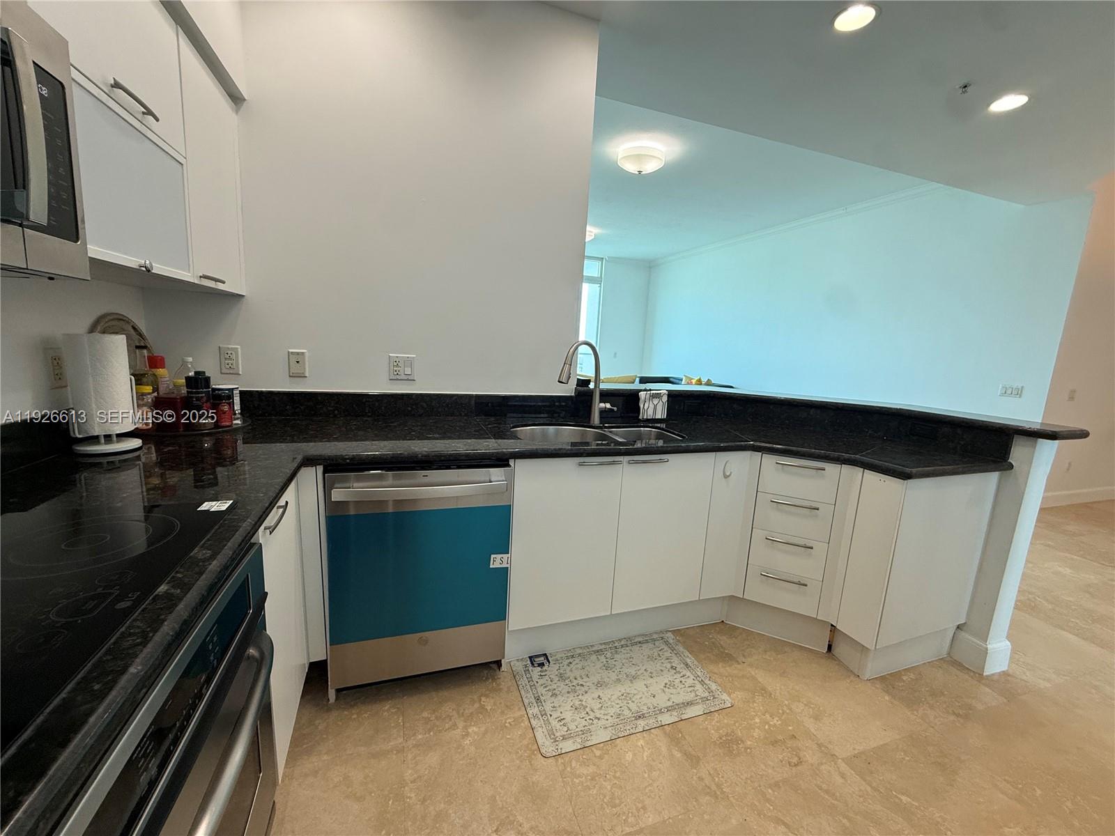 THE OAKS I CONDO - Residential