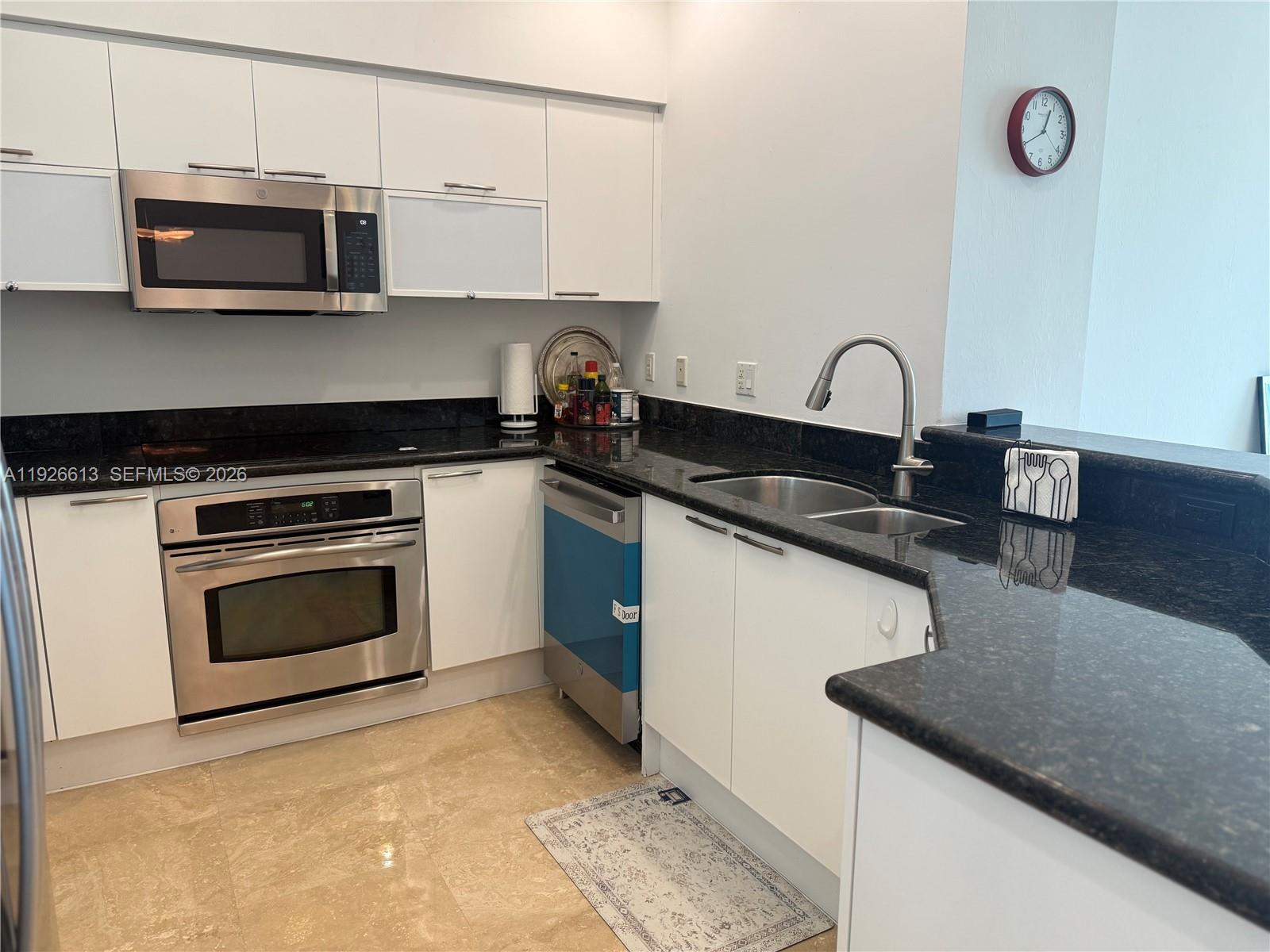 THE OAKS I CONDO - Residential