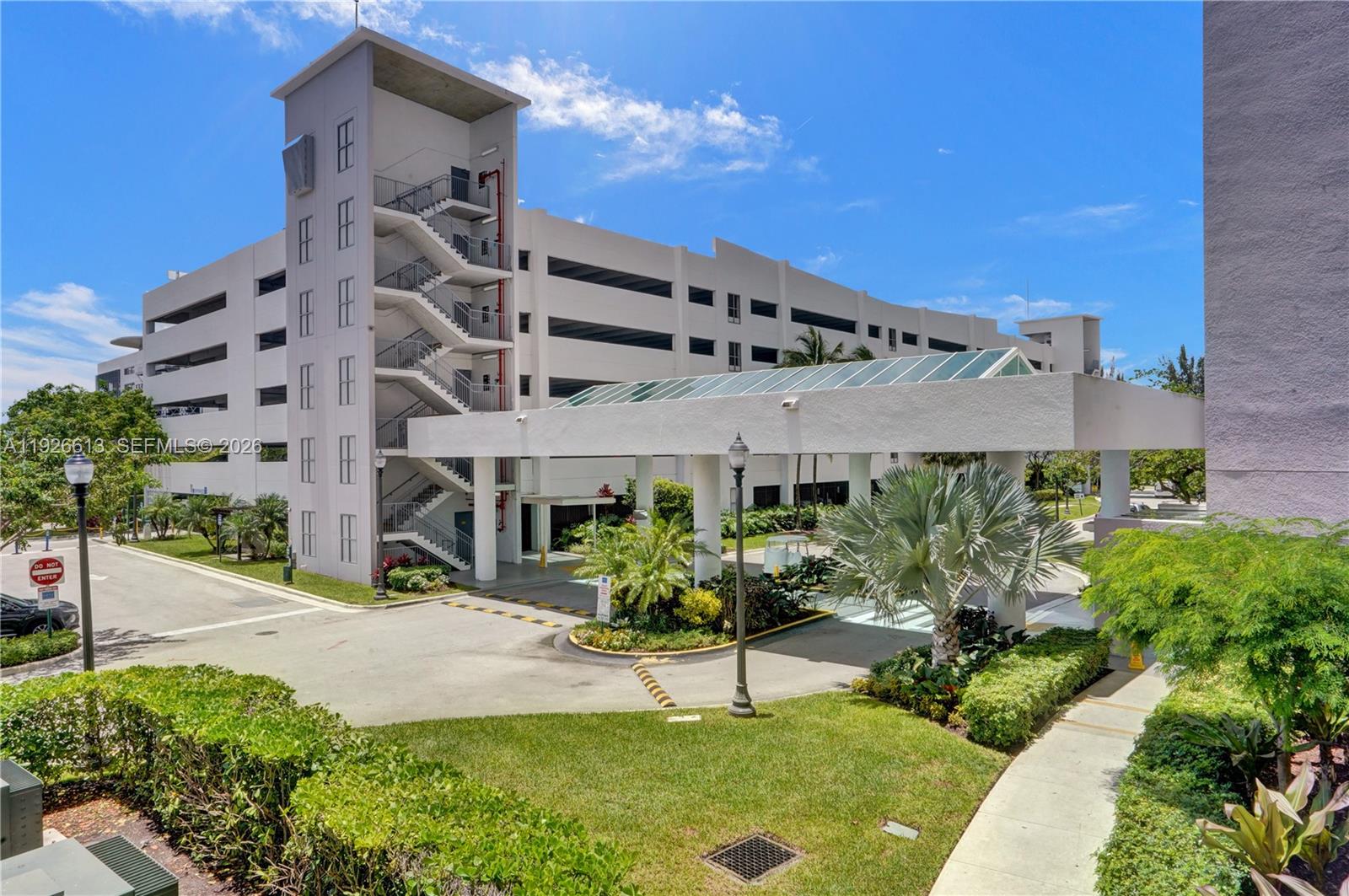 THE OAKS I CONDO - Residential