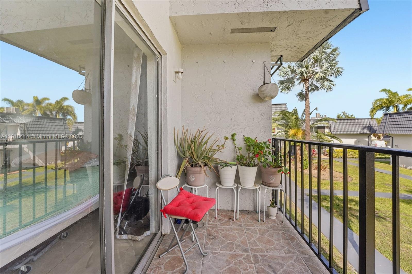 LOS PALACIOS BY MIAMI LAKE - Residential