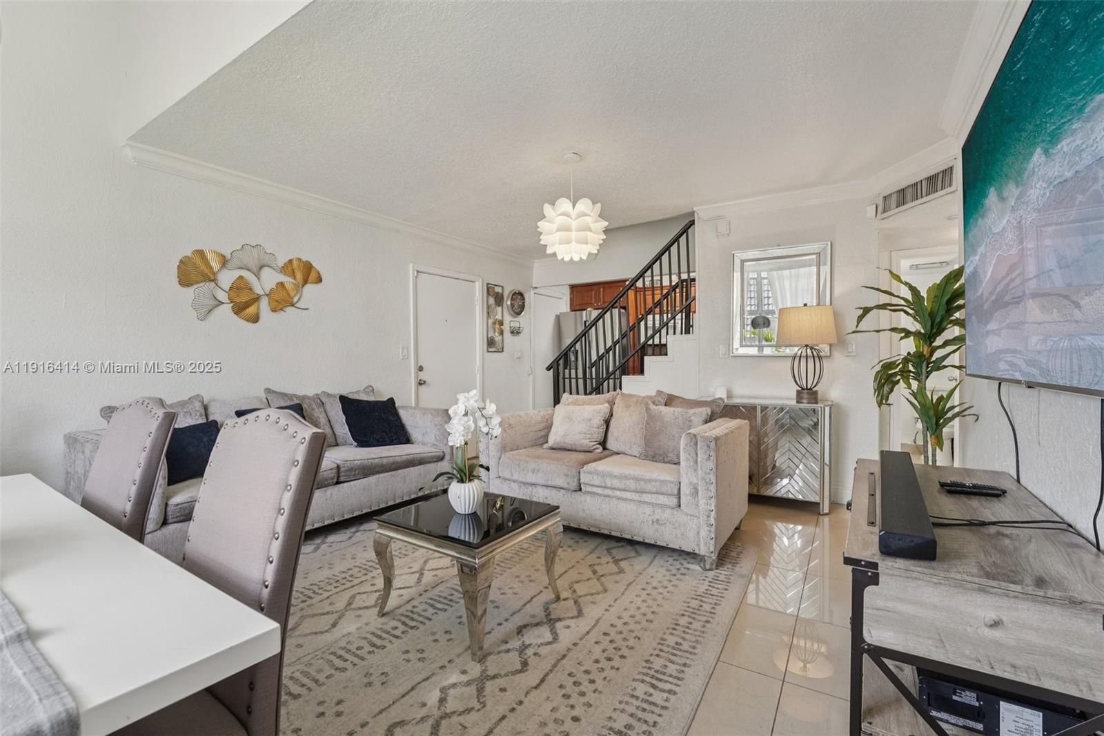 LOS PALACIOS BY MIAMI LAKE - Residential