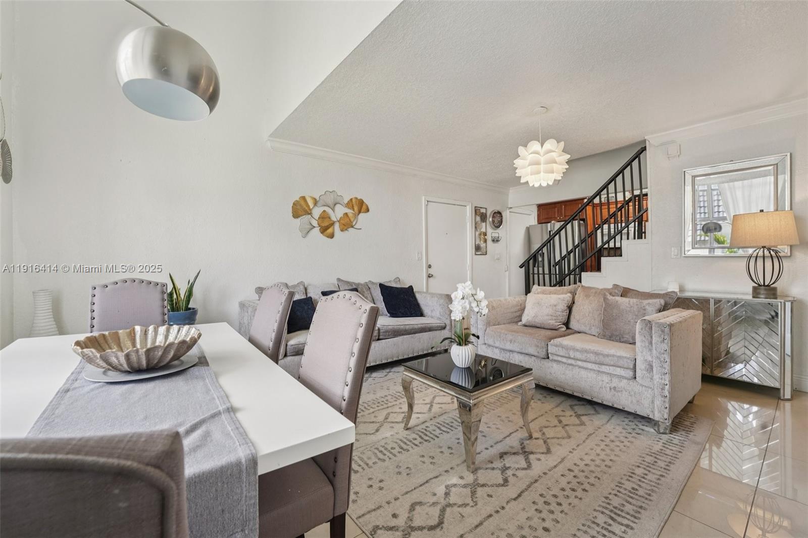 LOS PALACIOS BY MIAMI LAKE - Residential