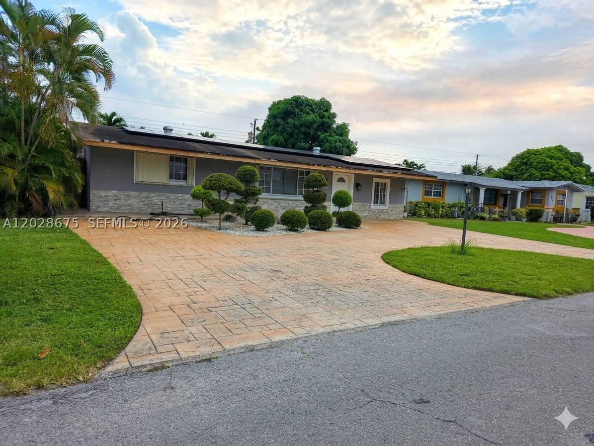 8420 NW 10th St