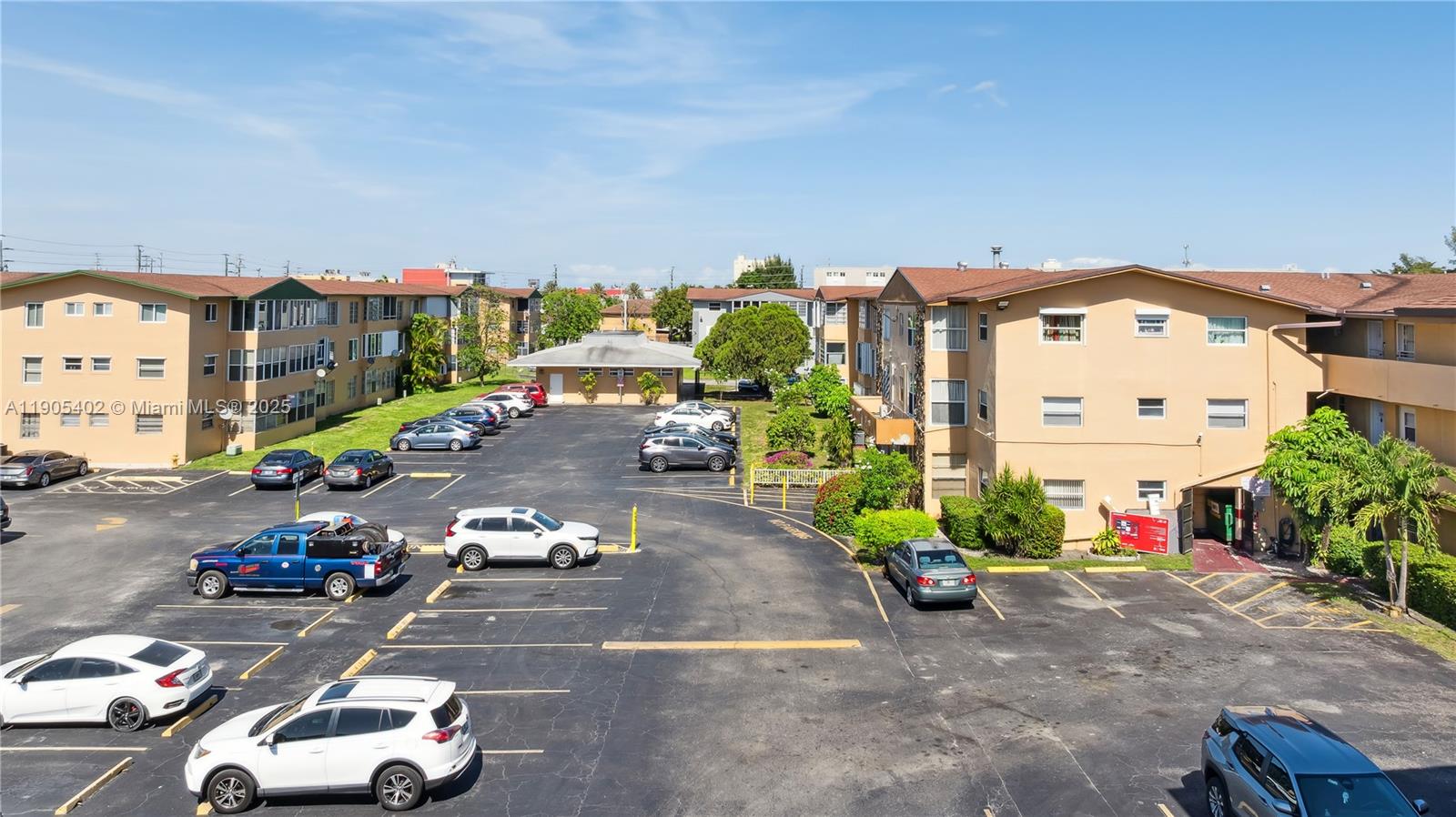 PALM SPRINGS GARDENS BLDG - Residential Lease