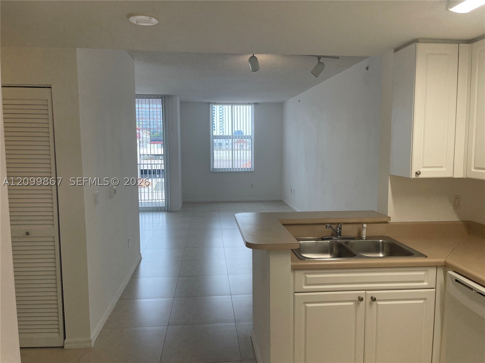 View photos, virtual tours, details... 255 Evernia St 616