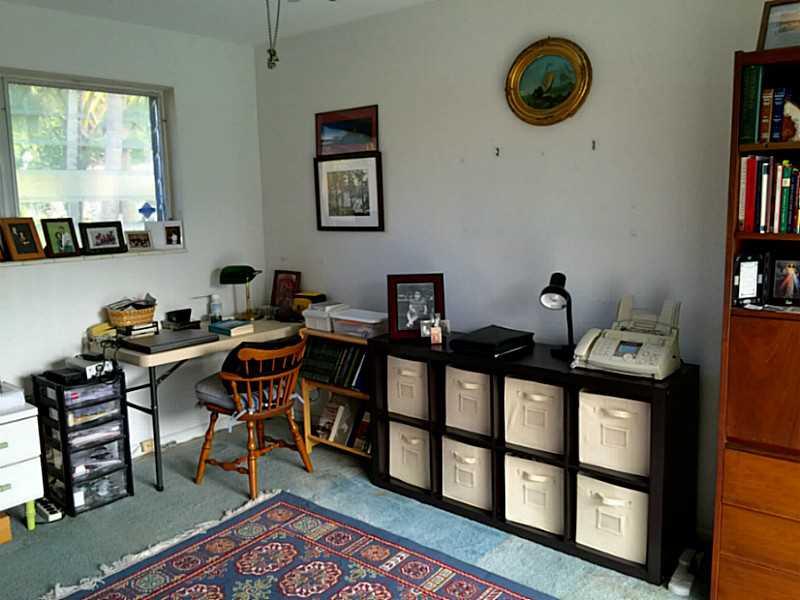 20 52 42 STANLEY MANORS - Residential