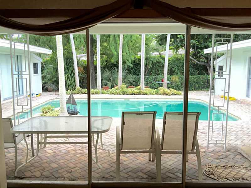 20 52 42 STANLEY MANORS - Residential