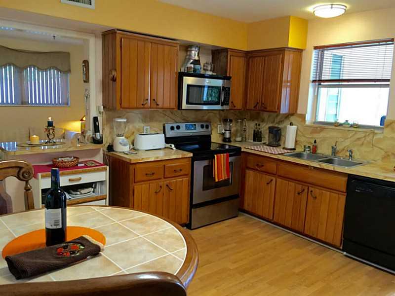 20 52 42 STANLEY MANORS - Residential