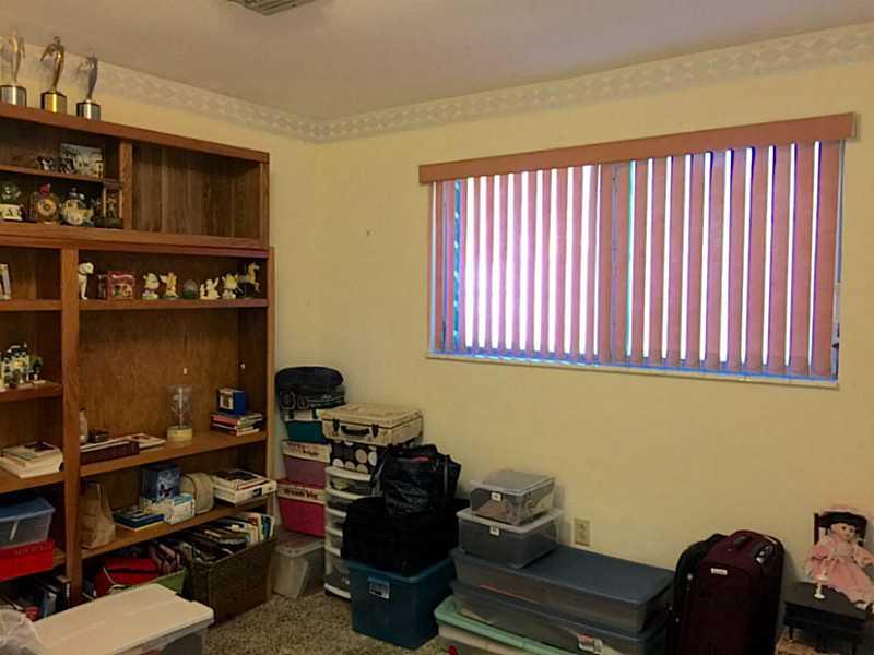 20 52 42 STANLEY MANORS - Residential