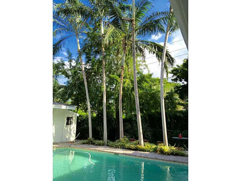 20 52 42 STANLEY MANORS - Residential