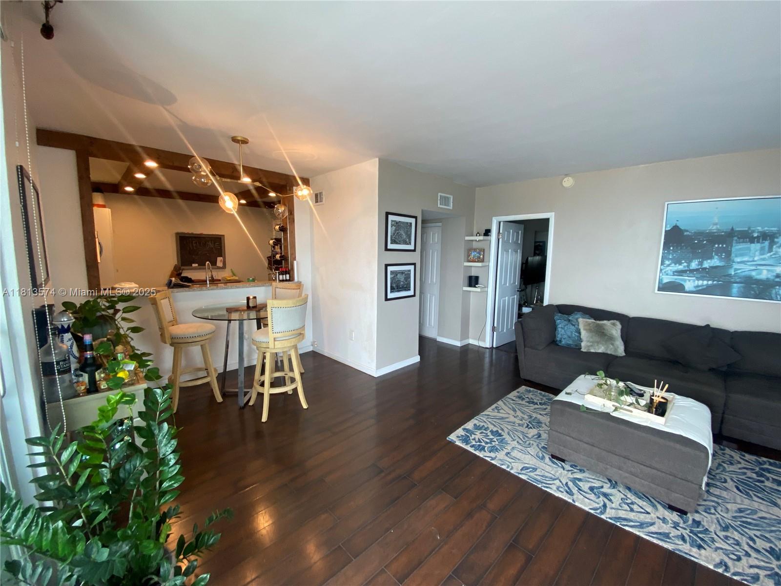 6900 Bay Dr 10D