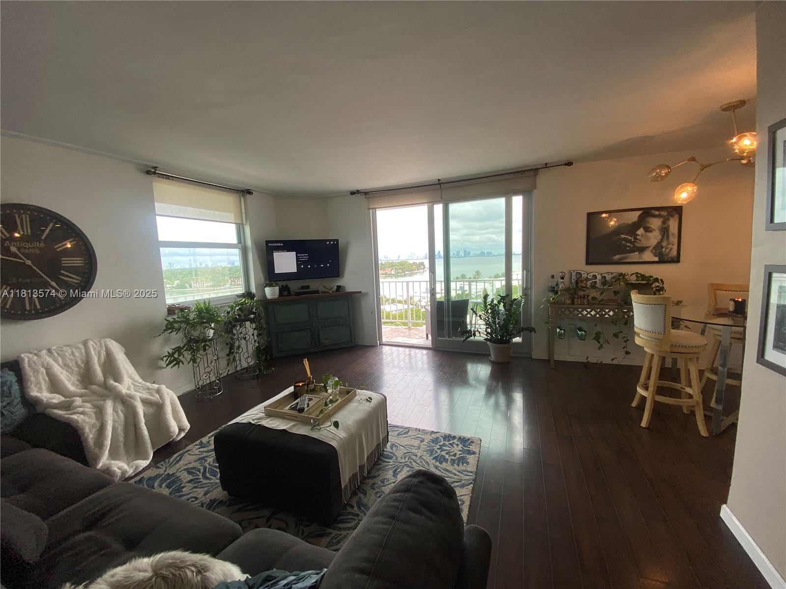 6900 Bay Dr 10D