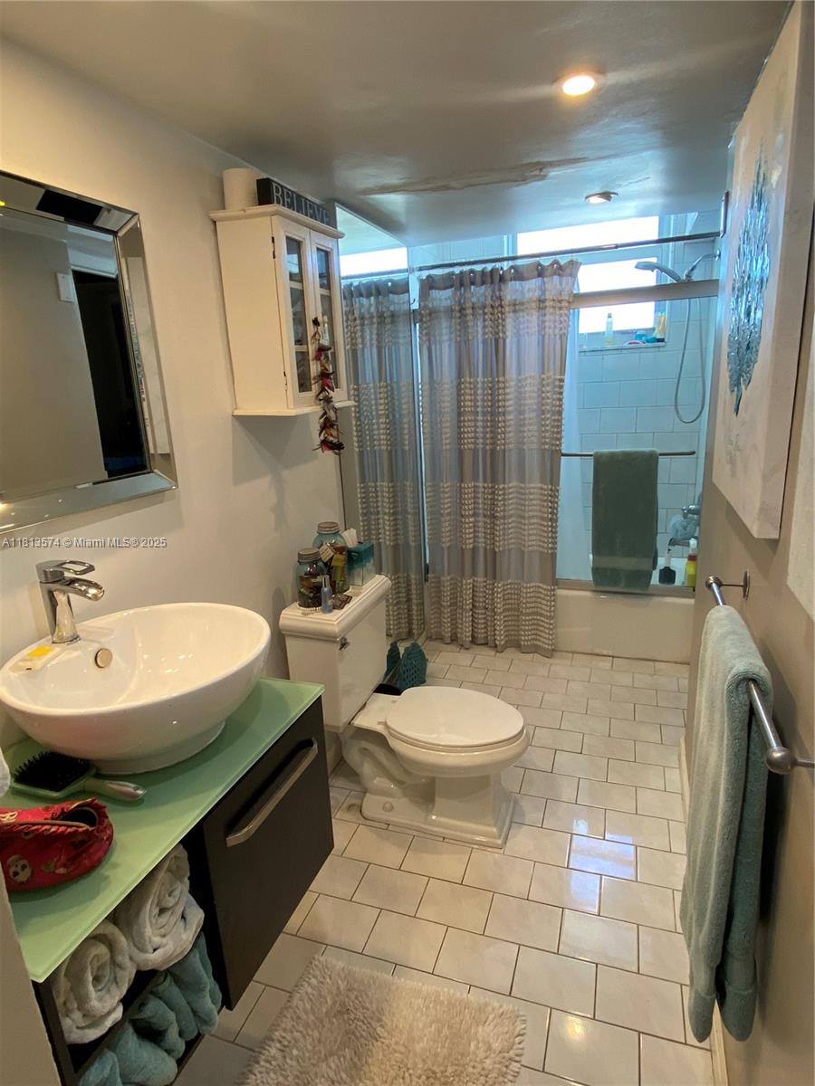 STANTON HOUSE CONDO - Residential