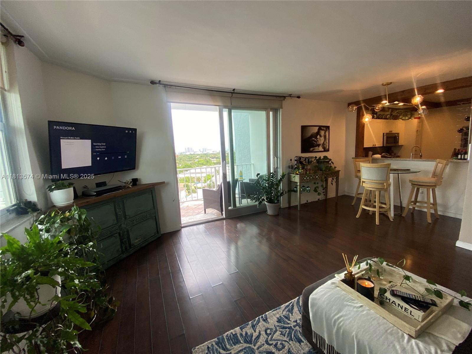 6900 Bay Dr 10D