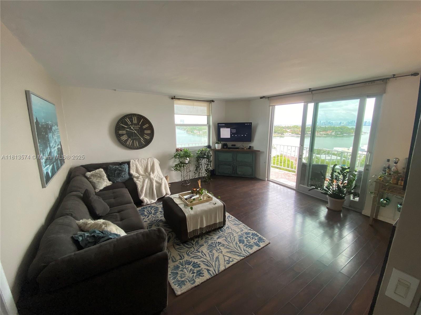 STANTON HOUSE CONDO - Residential