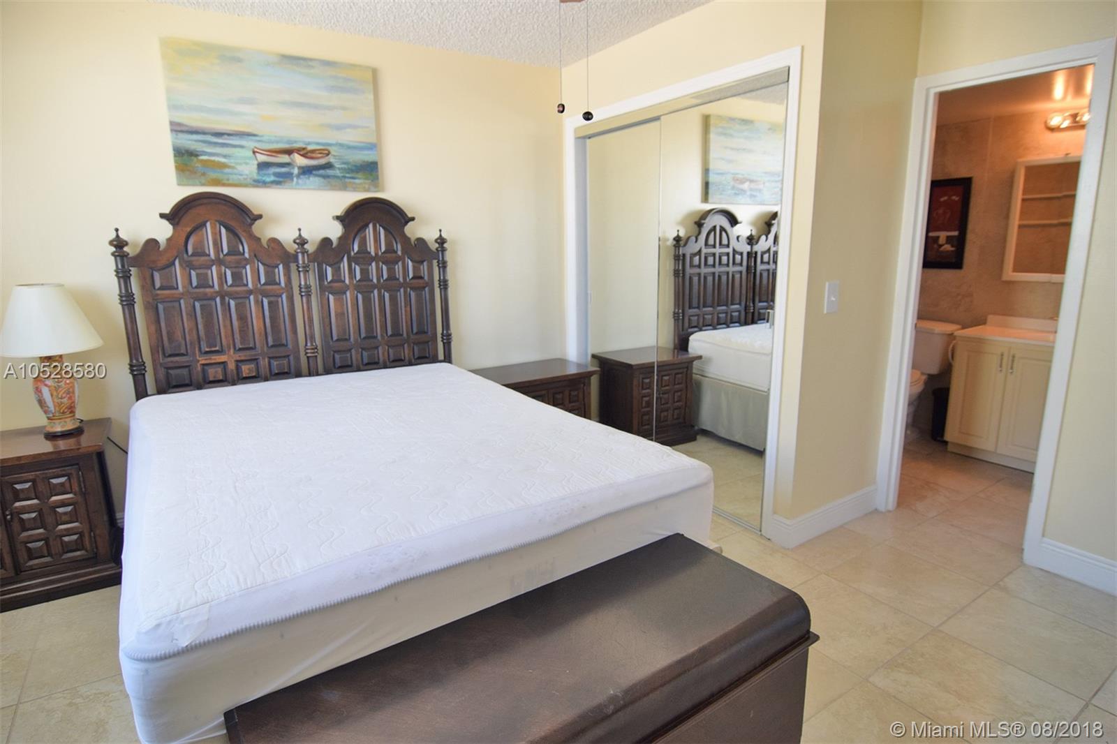 PORT ROYALE CONDO - Residential