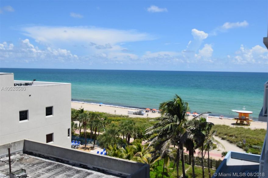 Nice 1B/1.5B at Port Royale with ceramic floor and open kitchen, impact glass and with views of the ocean and city. The building has a deeded beach access, poll and assigned parking. It's near the new Publix and a good variety of restaurans and shops