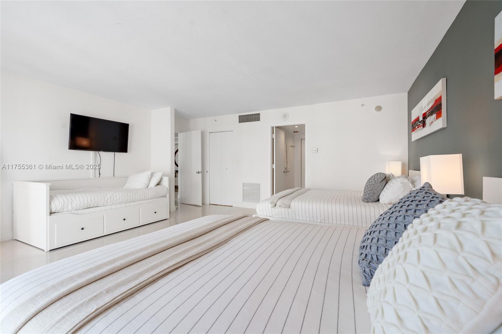 CARLISLE ON THE OCEAN CON - Residential