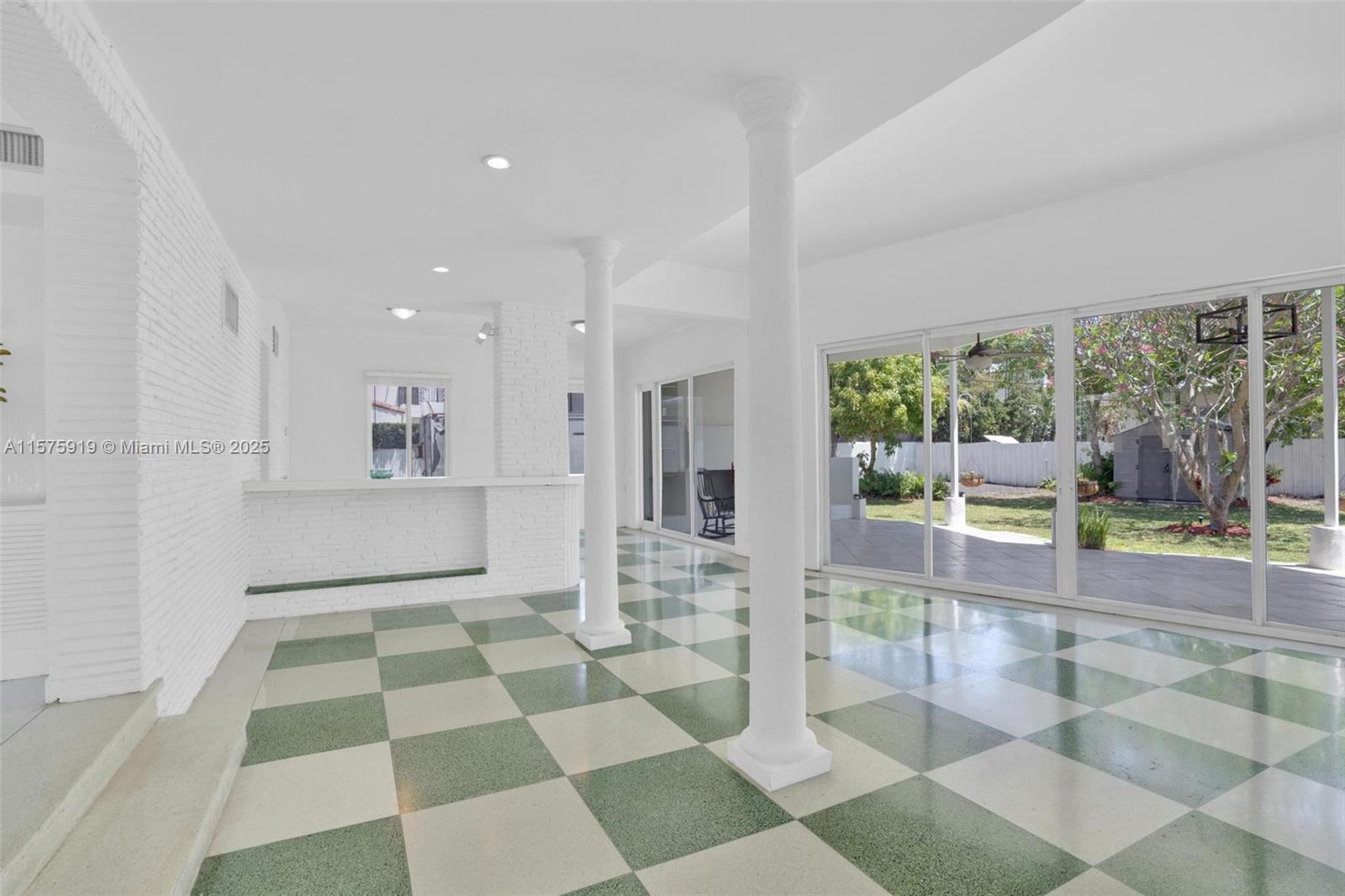BEACH VIEW ADDN - Residential