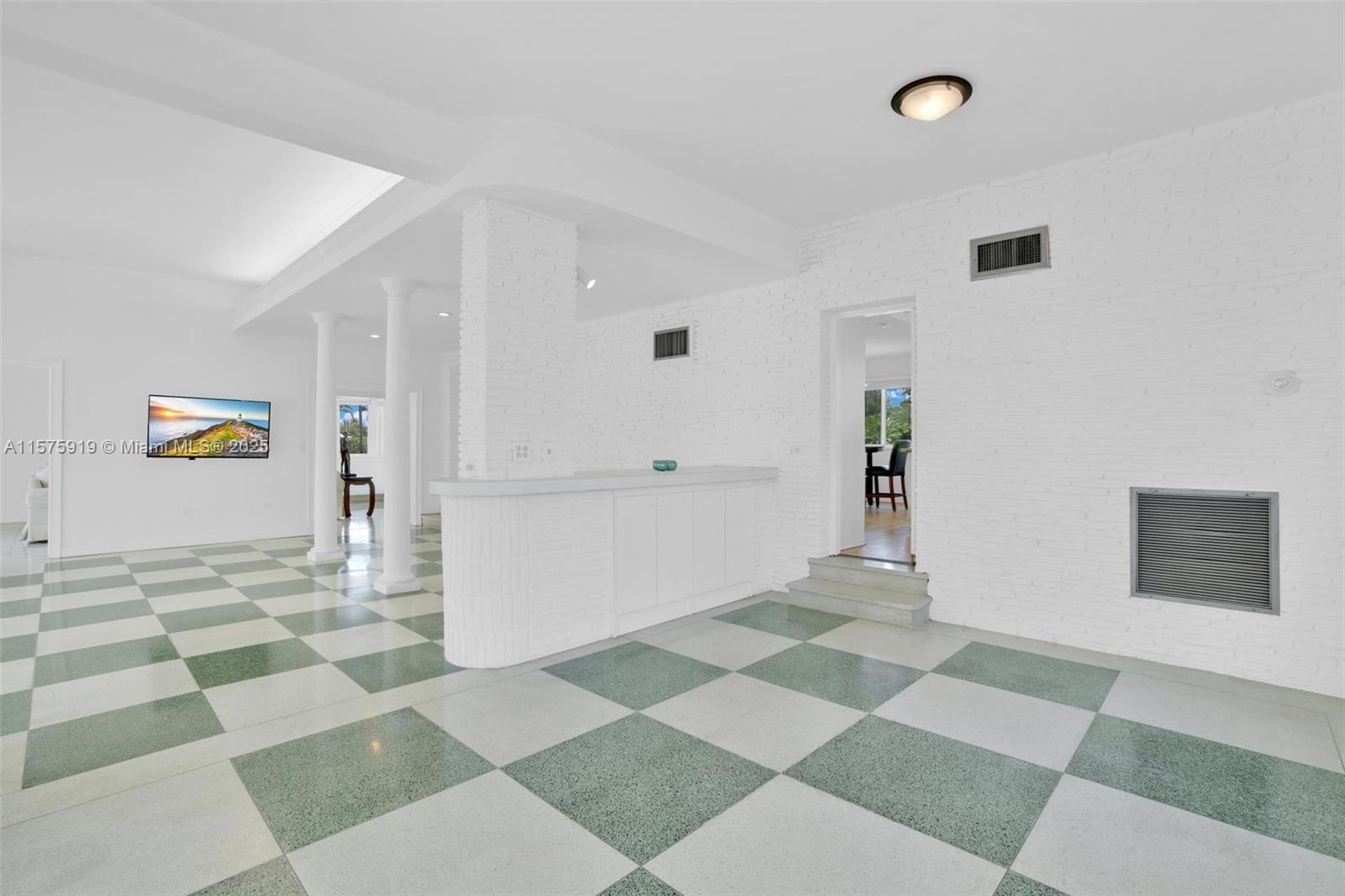 BEACH VIEW ADDN - Residential