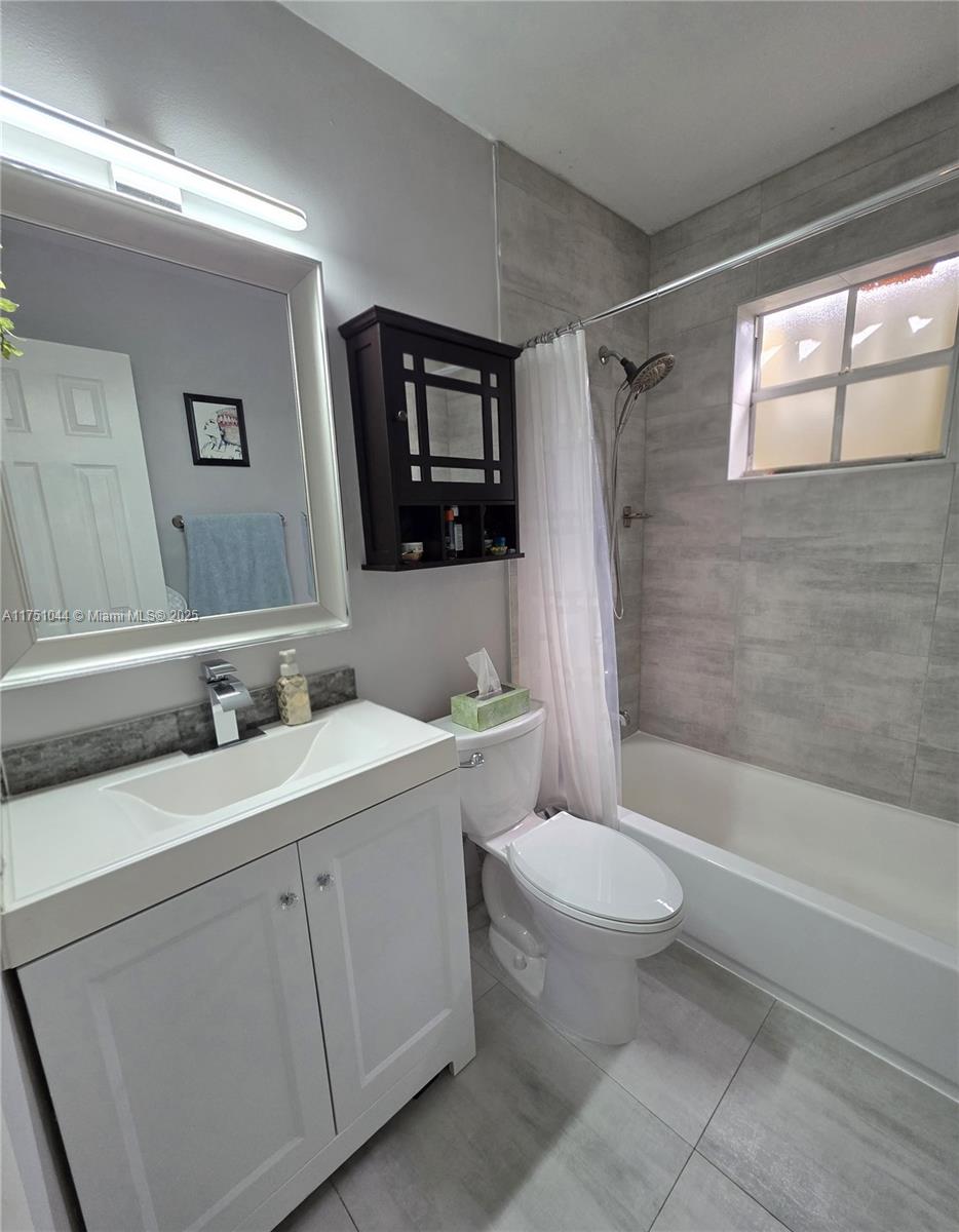 WINDMILL LAKES III CONDO - Residential