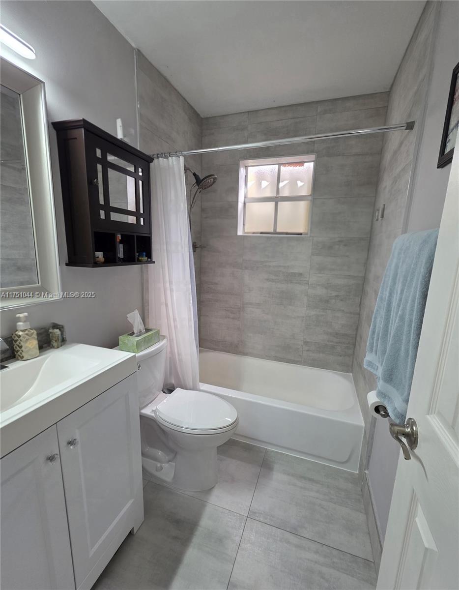 WINDMILL LAKES III CONDO - Residential